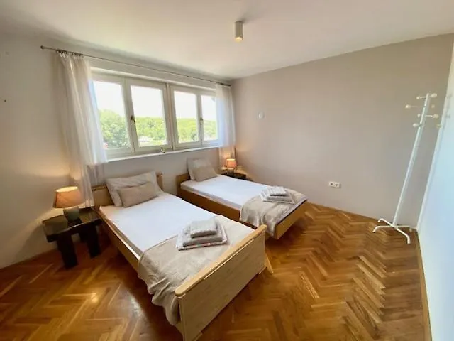 Big First Floor Apartment Near Arena And Centre Pula Croatia