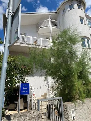 Big First Floor Apartment Near Arena And Centre Pula