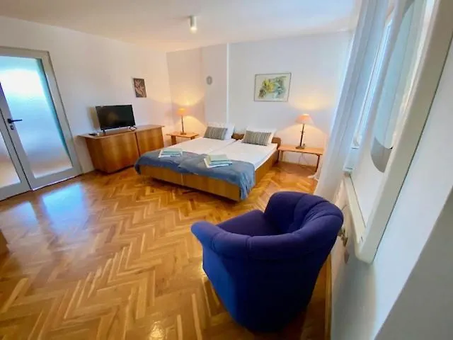 Big First Floor Apartment Near Arena And Centre Pula