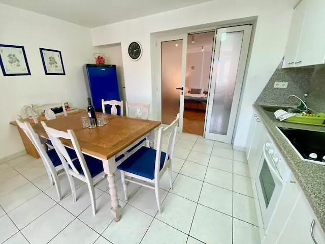Big First Floor Apartment Near Arena And Centre Pula