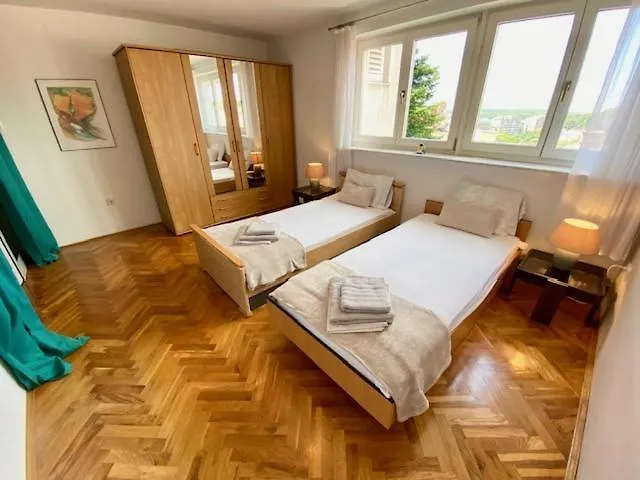Big First Floor Apartment Near Arena And Centre Pula